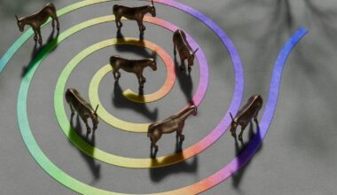 Spirale statt Pfade für Bronze-Esel Donkey's Way von Rita McBride