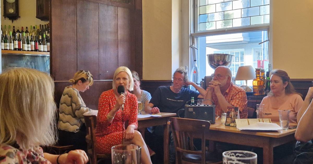 OB-Kandidatin Clara Gerlach beim Mieterstammtisch in Düsseldorf
