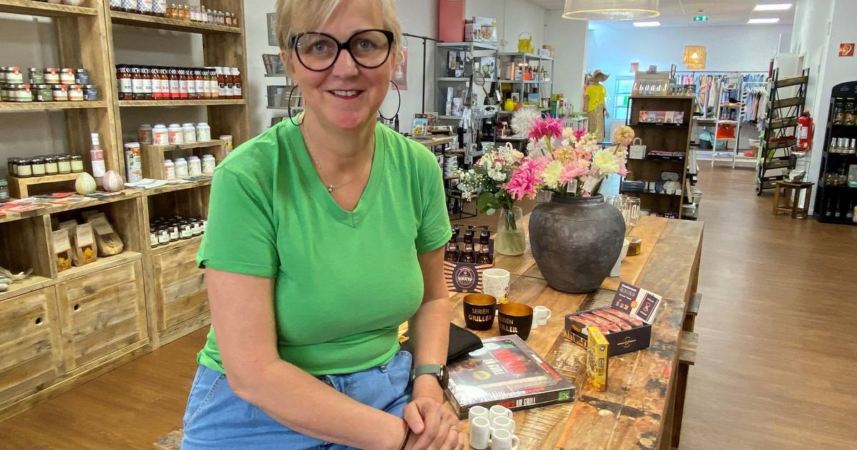 Gegen den Trend vergrößert Buch- und Spielkiste in Glehn