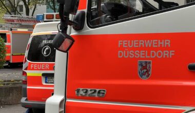 Düsseldorf-Gerresheim: Dachgeschoss brennt in Wohnhaus