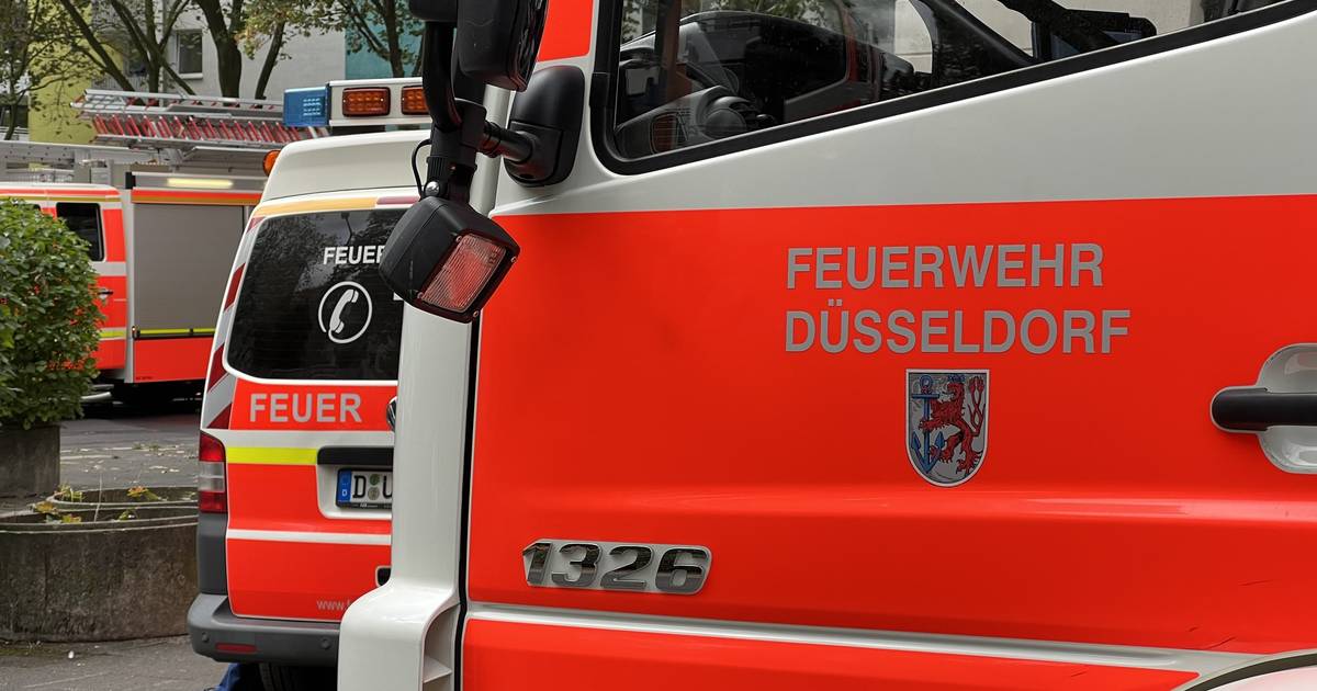 Düsseldorf-Gerresheim: Dachgeschoss brennt in Wohnhaus