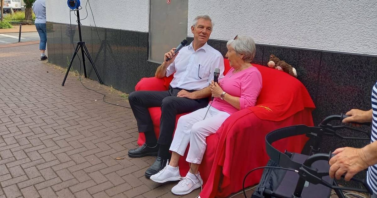 AWO Angerland lädt auf das rote Sofa