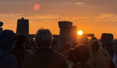 Tausende feiern Sonnenwende in Stonehenge