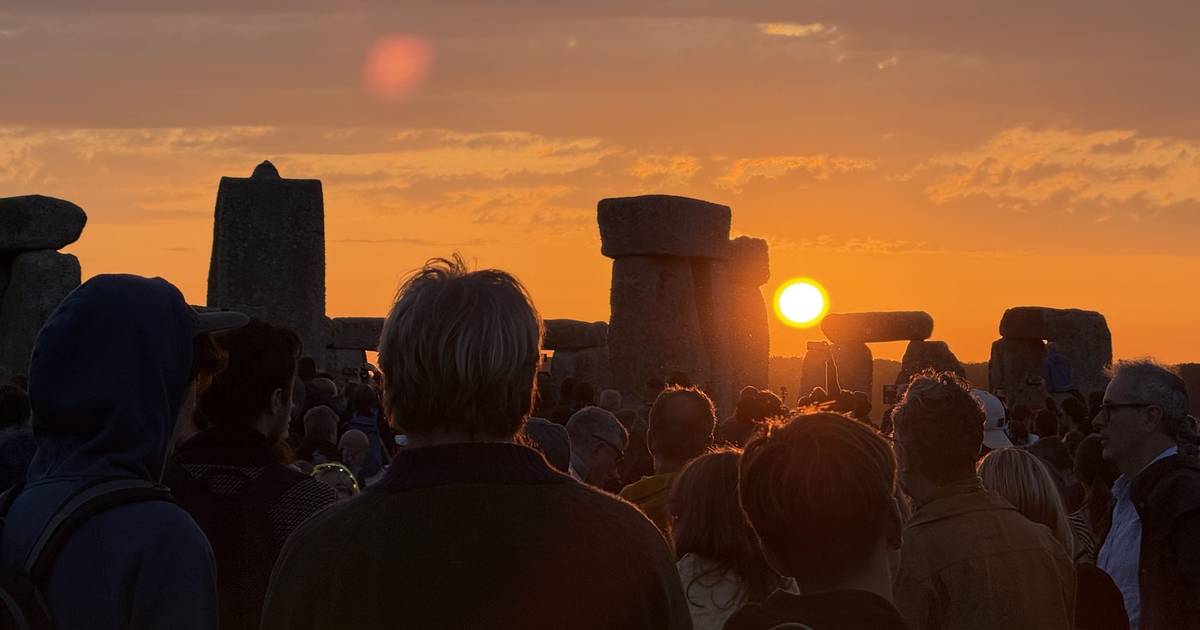 Tausende feiern Sonnenwende in Stonehenge
