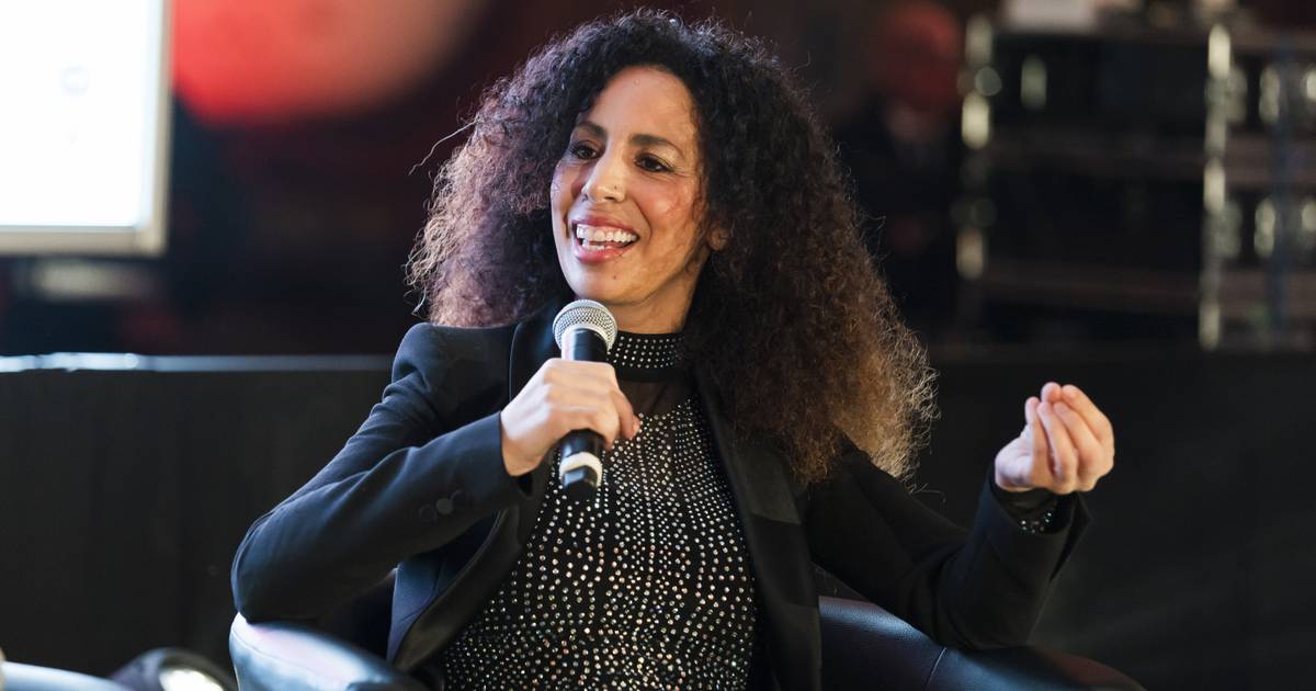 Niederkassel: Buchvorstellung von Souad Lamroubal