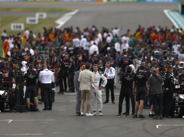 Plötzlich mittendrin statt nur dabei: Pitt in der Startaufstellung in Silverstone