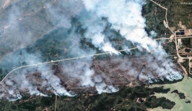 Mehr als 31.000 Menschen in Kanada fliehen vor den Flammen