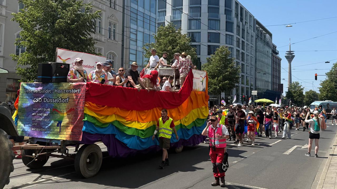 Nordrhein-Westfalen: Düsseldorf: Queere Community feiert Christopher Street Day