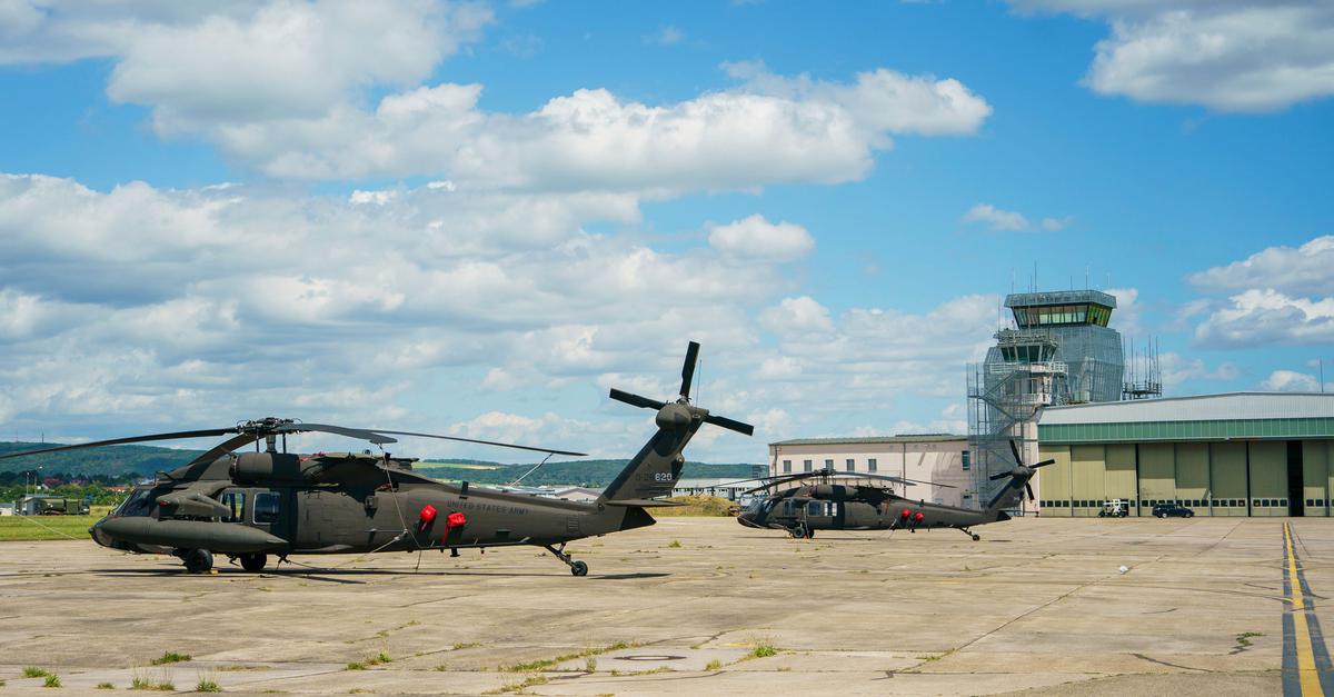 Kanonenschüsse und Helis über Erbenheim