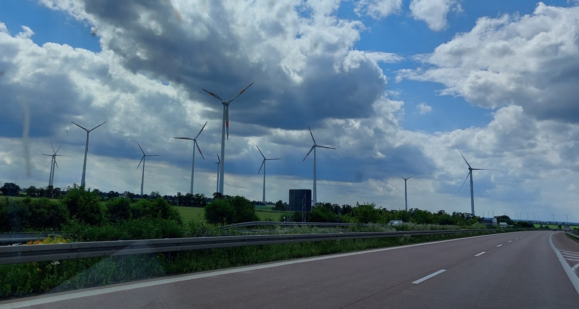 Ortschaftsrat Hartmannsdorf-Knautnaundorf beharrt auf 1.000-Meter-Regel · Leipziger Zeitung