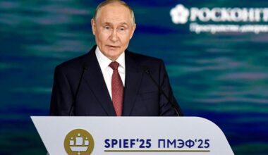 Putin pocht bei Wirtschaftsforum auf Gebietsansprüche in Ukraine