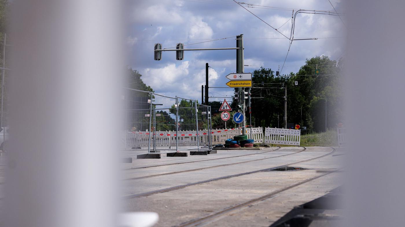 Autos können wieder fahren – zunächst jeweils einspurig