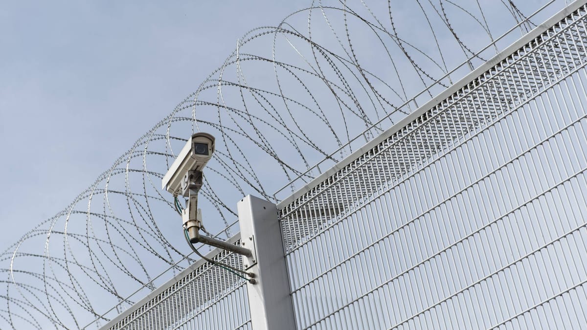 Ermittlungen gegen Ärztin nach Tod von Frau im Gefängnis