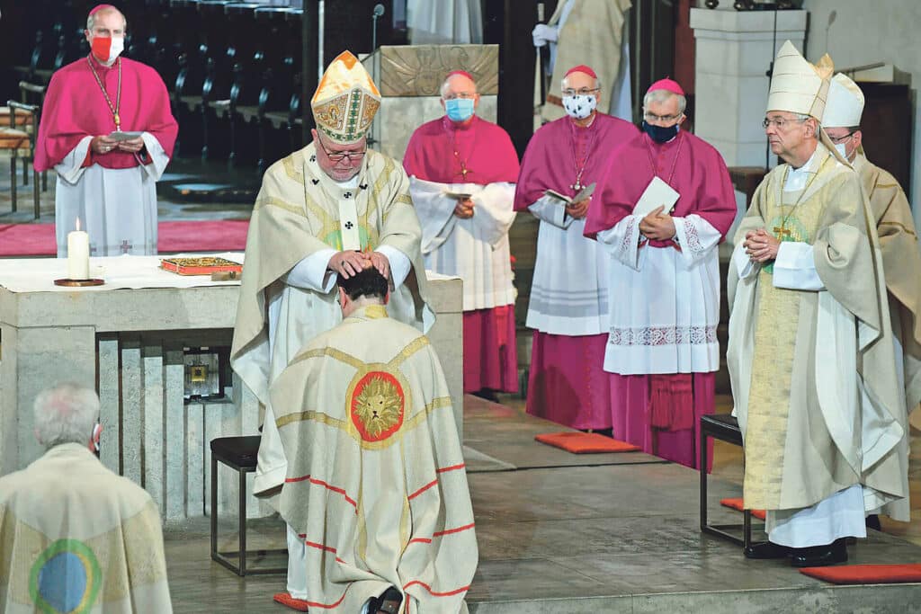 Bischof Bertram Meier: Gott stützt mich und hält mich