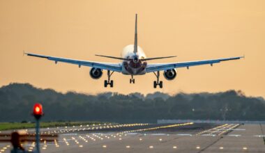 Regierungsplan: Fliegen soll endlich wieder billiger werden | Politik