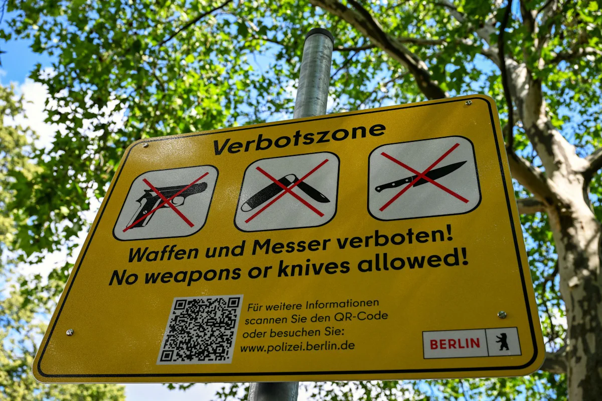Kriminalität - Berlin wirbt für bundesweites Messerverbot in Bus und Bahn - Politik