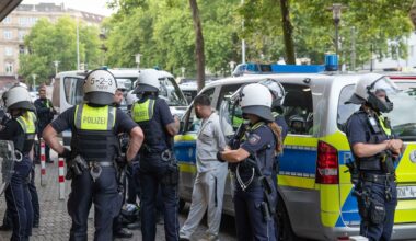 Großeinsatz in Düsseldorf: Polizisten bei Massenschlägerei verletzt | Regional