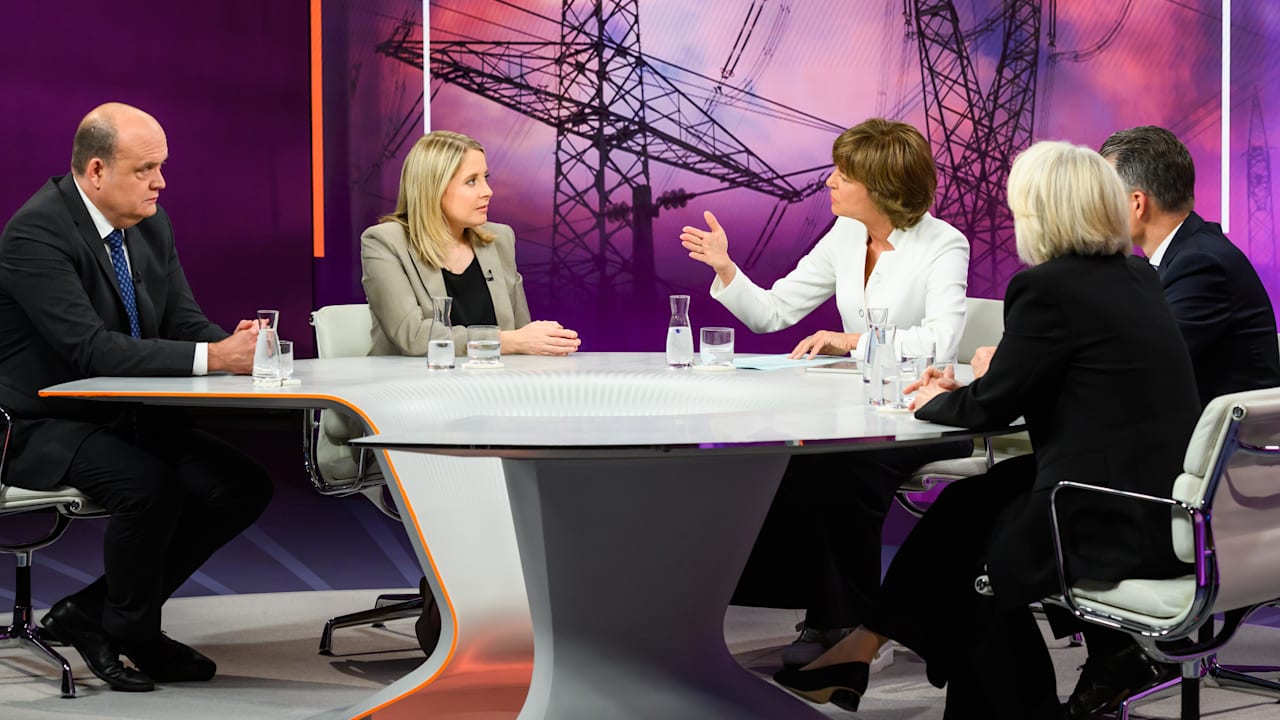 Maybrit Illner: Koalitions-Kritik – warum Olaf Scholz in den Besen beißt | Politik