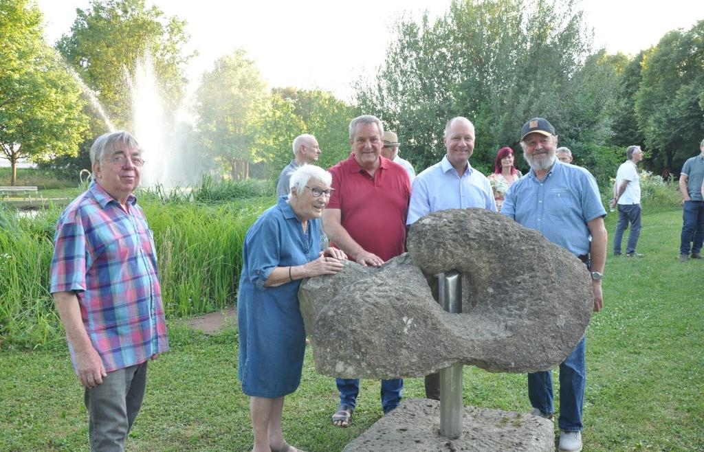 Neue Leichtigkeit im Osterhofener Stadtpark: zwei neue Skulpturen