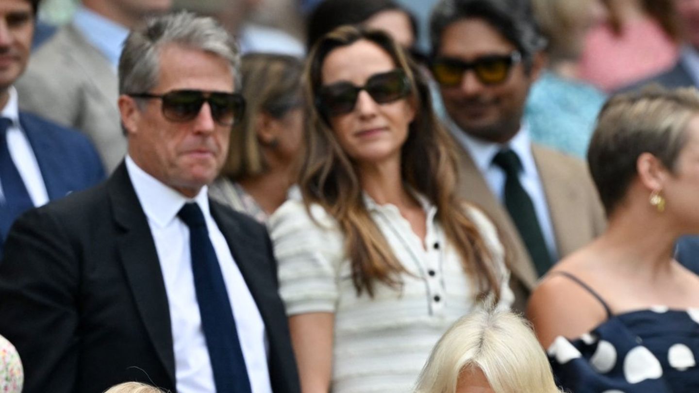 Königin Camilla: Gemeinsam mit Hugh Grant in Wimbledon