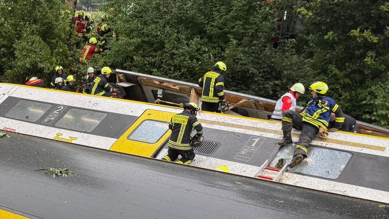 Zugunglück in Baden-Württemberg: Passagierzug entgleist | News
