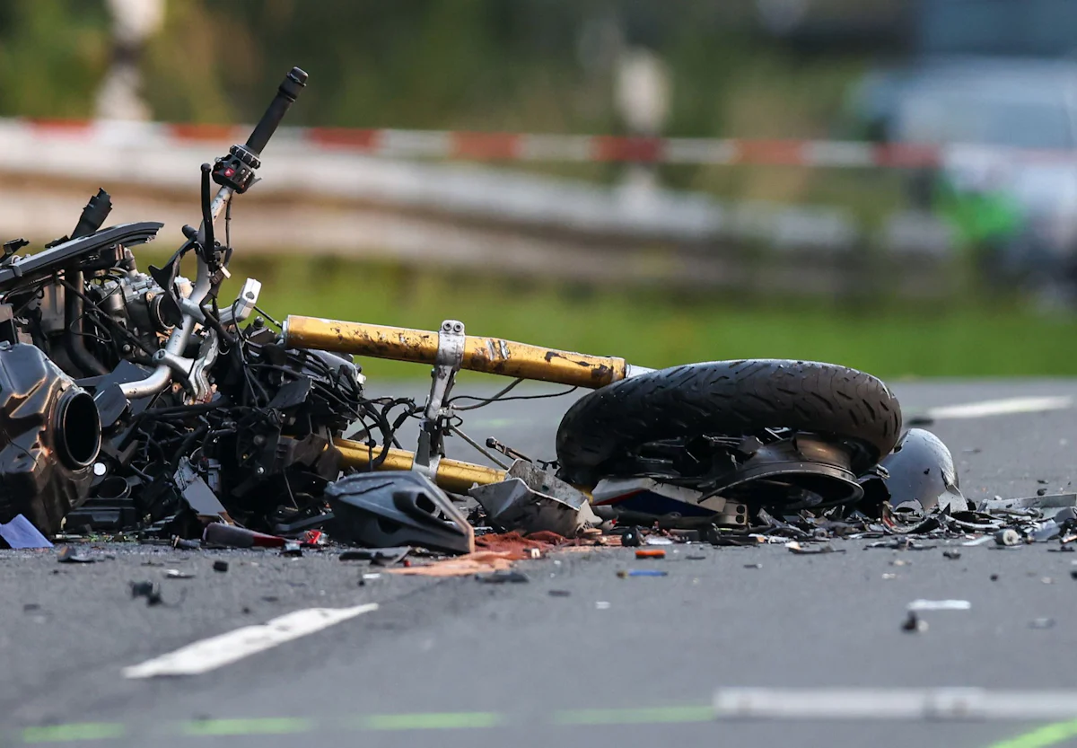 Unfall in Köln - Zwei Motorradfahrer sterben nach Frontalzusammenstoß - Panorama