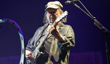Neil Young eröffnet Love Earth Tour: Mitreißende Show in Berlin | Unterhaltung