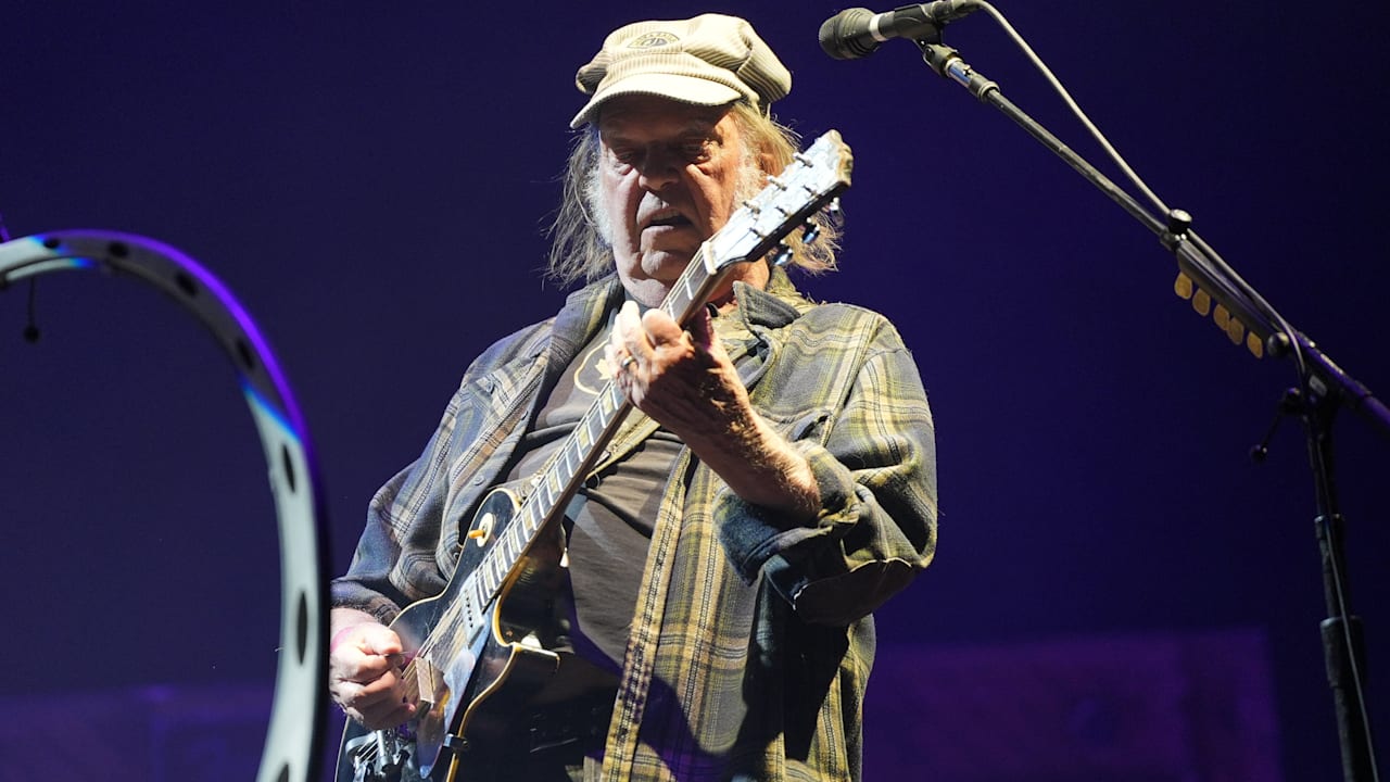Neil Young eröffnet Love Earth Tour: Mitreißende Show in Berlin | Unterhaltung
