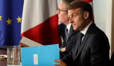 Emmanuel Macron (vorn) und Keir Starmer