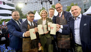Hessenfest in Berlin mit Bundeskanzler Friedrich Merz und Boris Rhein
