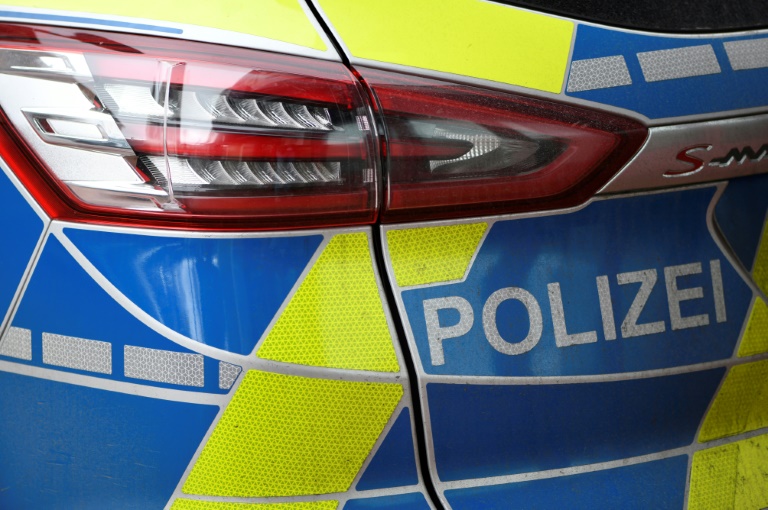 In Brandenburg ist ein dreijähriges Kind von einem Auto überrollt und dabei getötet worden. Der Wagen stieß in Naugarten im Landkreis Uckermark mit dem Mädchen zusammen, wie die Polizei in Frankfurt an der Oder mitteilte. (INA FASSBENDER)