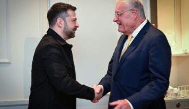 Kellogg (r.) mit Selenskyj am Mittwoch in Rom