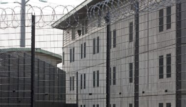 Ermittlungen in Frankreich: Mann flieht in Tasche von Mithäftling aus Gefängnis