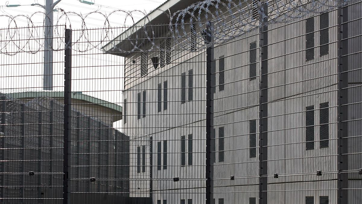 Ermittlungen in Frankreich: Mann flieht in Tasche von Mithäftling aus Gefängnis