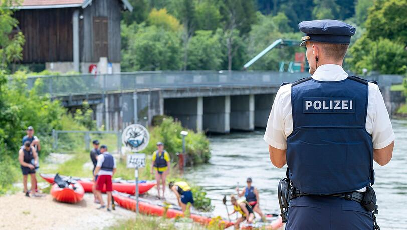 Partymeile Isar - Promille-Kontrolle für Schlauchbootfahrer