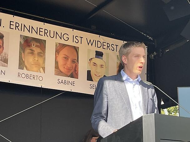 Der Zweite Bürgermeister Dominik Krause (Grüne) sprang für OB Dieter Reiter (SPD) ein.