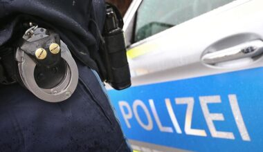 München: Zwei falsche Polizisten im Luxus-Porsche von der Polizei gefasst