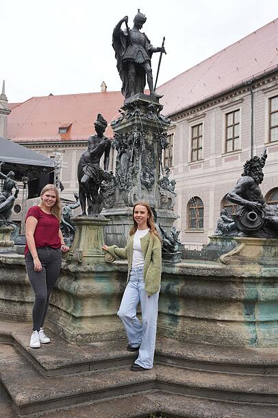 Umgeben von antiken Götterfiguren, lädt der Brunnenhof der Residenz zum Innehalten ein.