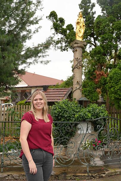 Die Mariensäule in Aubing prägt mit ihrer starken Ausstrahlung das Ortsbild.