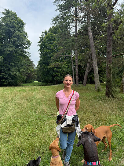 Annika (41) hat mit der Rücknahme des Cannabis-Verbots im Englischen Garten kein Problem.
