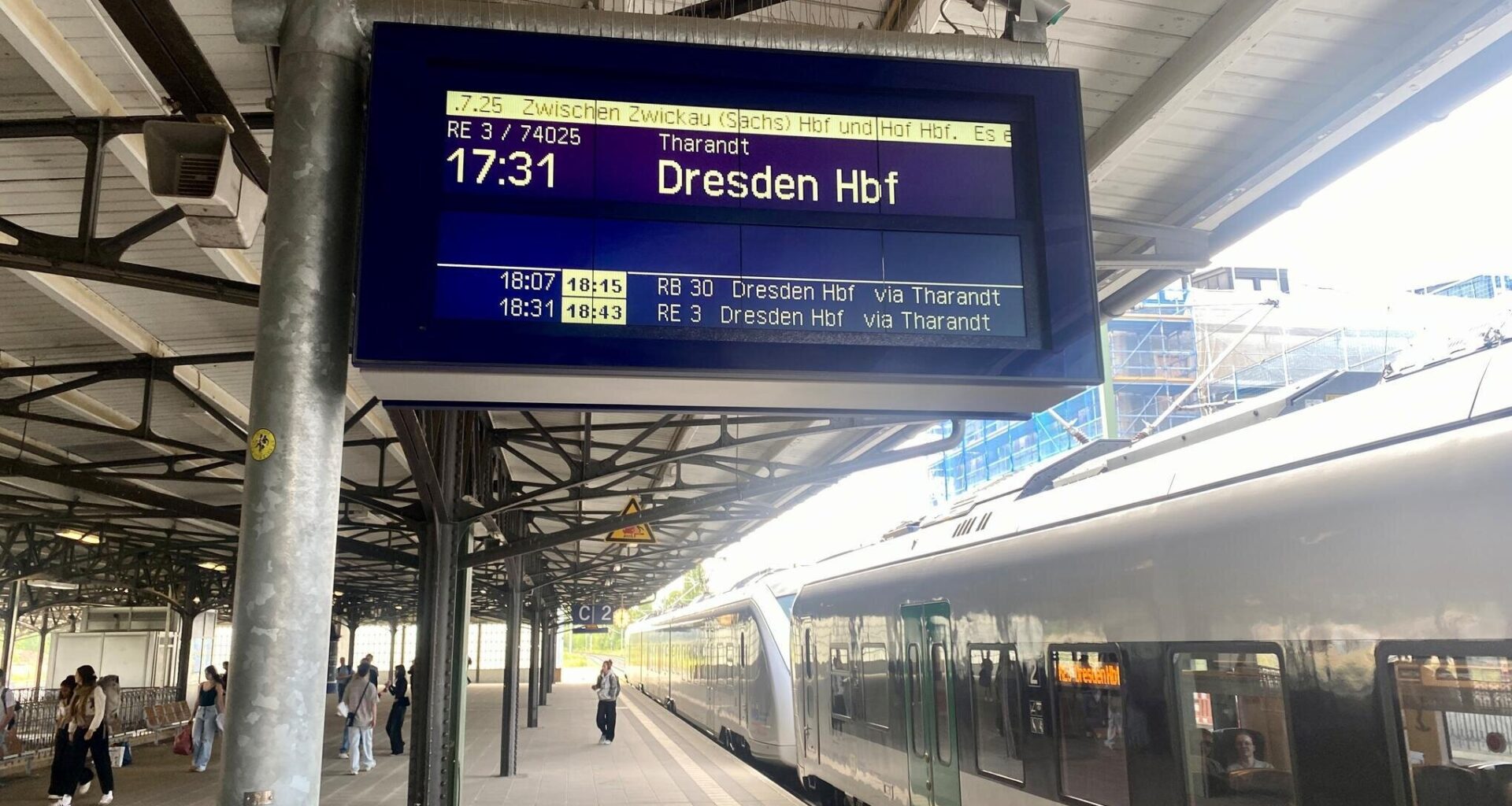 Fast alle Züge nach Dresden haben Verspätung