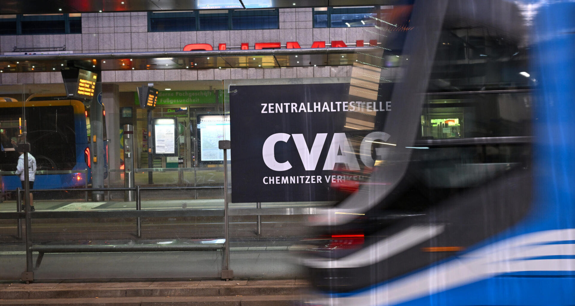 Sperrung an Zentralhaltestelle in Chemnitz: Bus- und Bahnlinien geändert