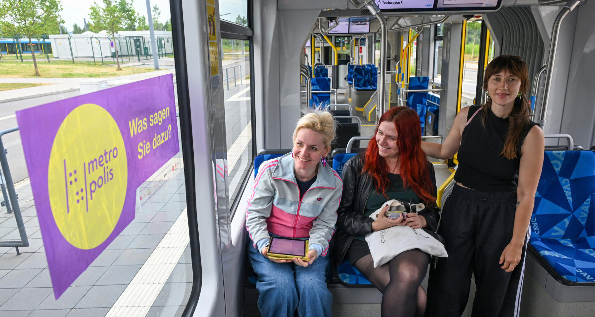 Sind Migranten ein Problem oder eigentlich nett? Antworten aus einer Straßenbahn in Chemnitz