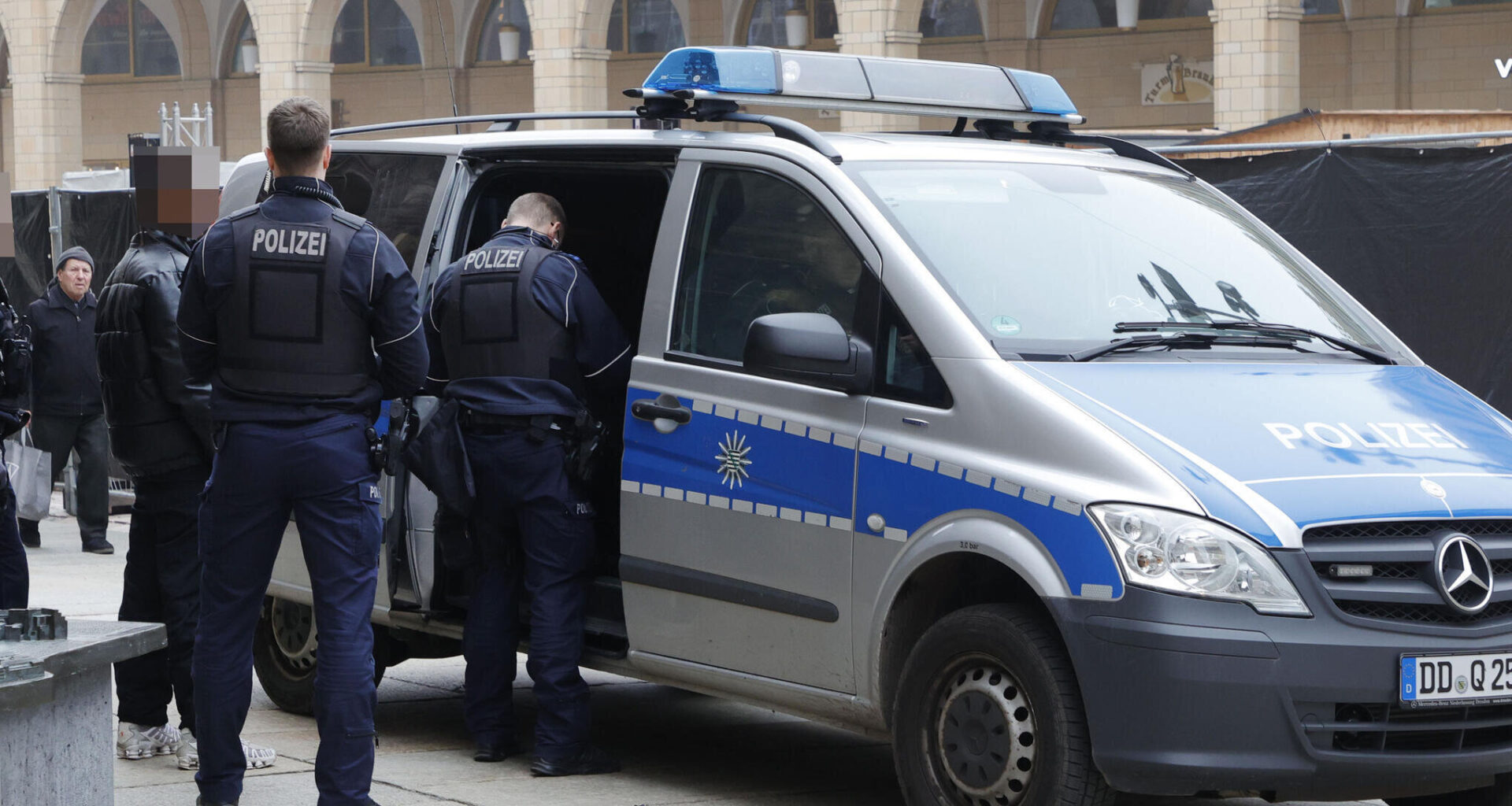 Polizei stellt Drogendealer, Dieb und Vandalen