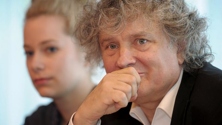 Dramaturg Carl Hegemann nimmt am 27.07.2011 an der Mitgliederversammlung der "Gesellschaft der Freunde von Bayreuth" (GdF) in Bayreuth (Oberfranken) teil. (Quelle: Picture Alliance/David Ebener)