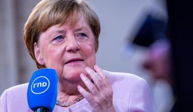 Frühere Bundeskanzlerin: Merkel verteidigt Rückgang der Militärausgaben nach 1990