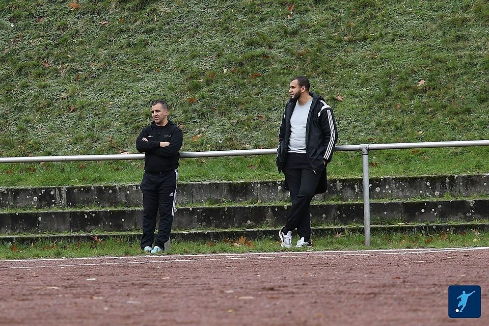 Trainer Azedine Habsaoui (r.) gelingt mit dem VfL Wuppertal bereits im zweiten Jahr der B-Liga-Aufstieg. 