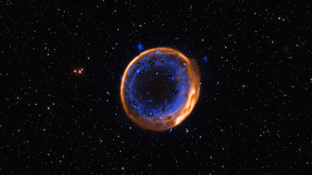 Weltall: Aufnahme der Europäischen Südsternwarte (ESO) in Chile zeigt eine durch eine doppelte Detonation entstandene Supernova.