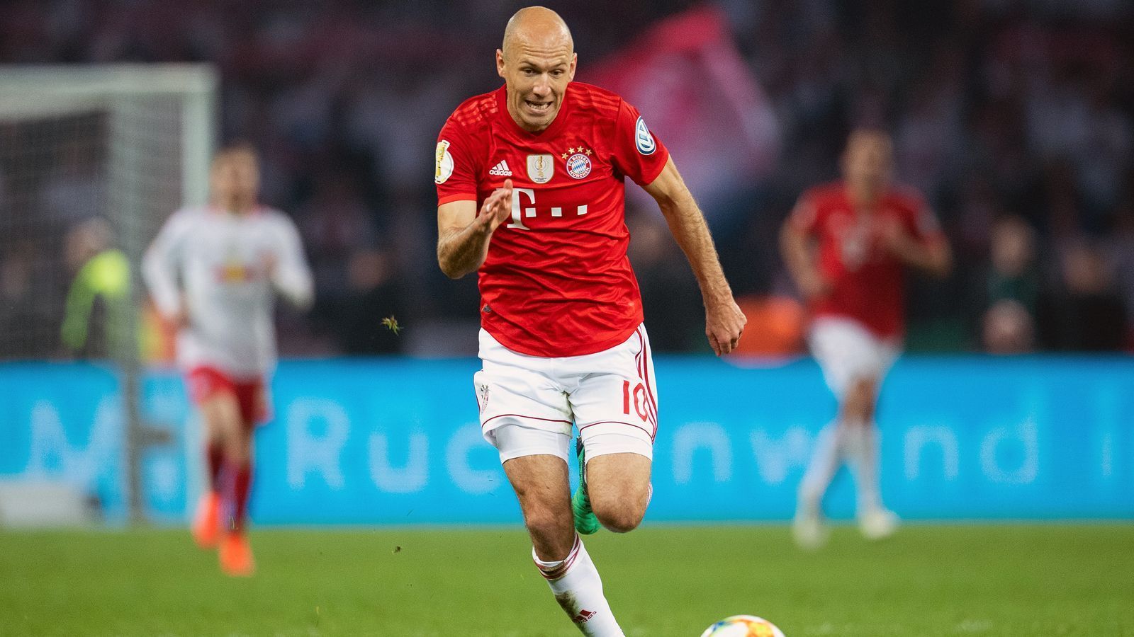<strong>Arjen Robben</strong><br>
                Rückennummer 10 beim FC Bayern: von 2009 bis 2019 Position: Rechtsaußen