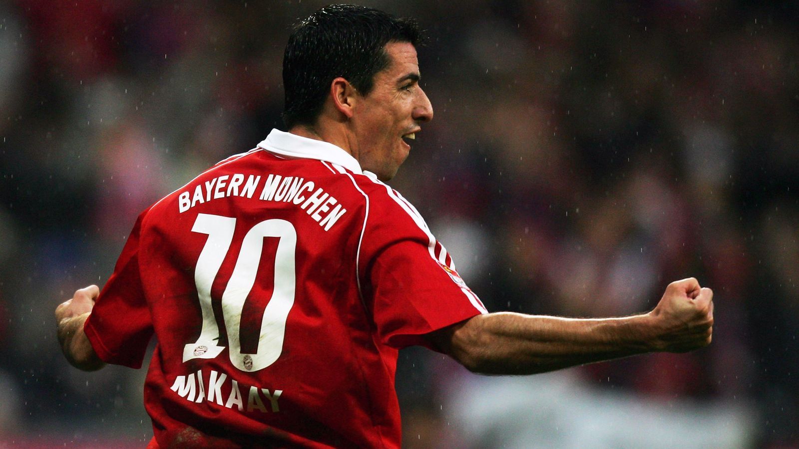<strong>Roy Makaay</strong><br>
                Rückennummer 10 beim FC Bayern: von 2003 bis 2007 Position: Mittelstürmer